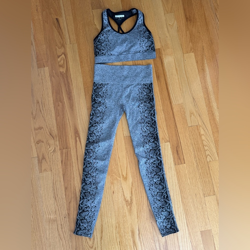 New Forever 21 Workout Gym Set Sports Bra L Leggings S Gray Black